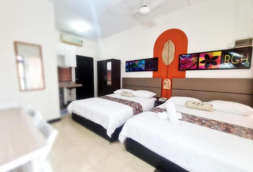 Albergue Family Studio With Pool In Bangi