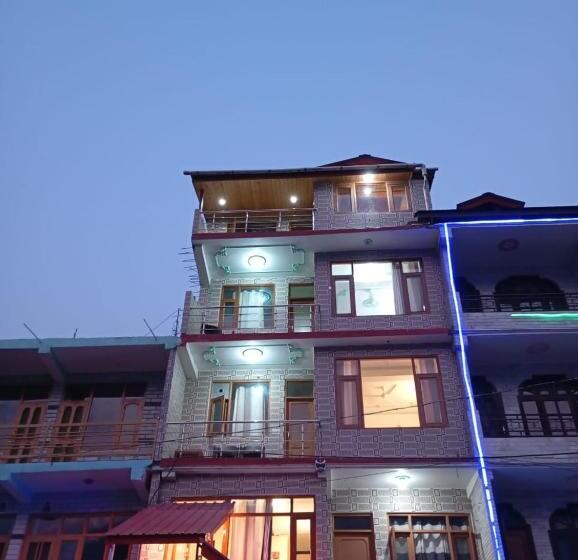 ホテル Canary Woods