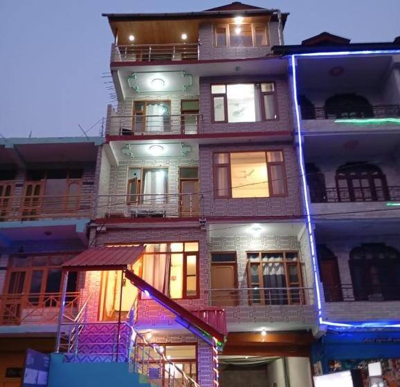 ホテル Canary Woods