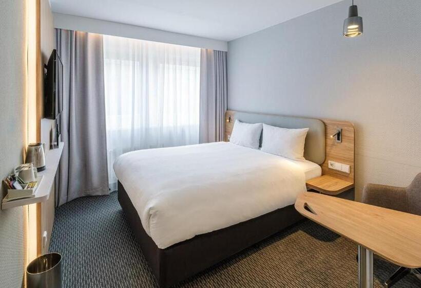 هتل Holiday Inn Express Brussels Airport, An Ihg
