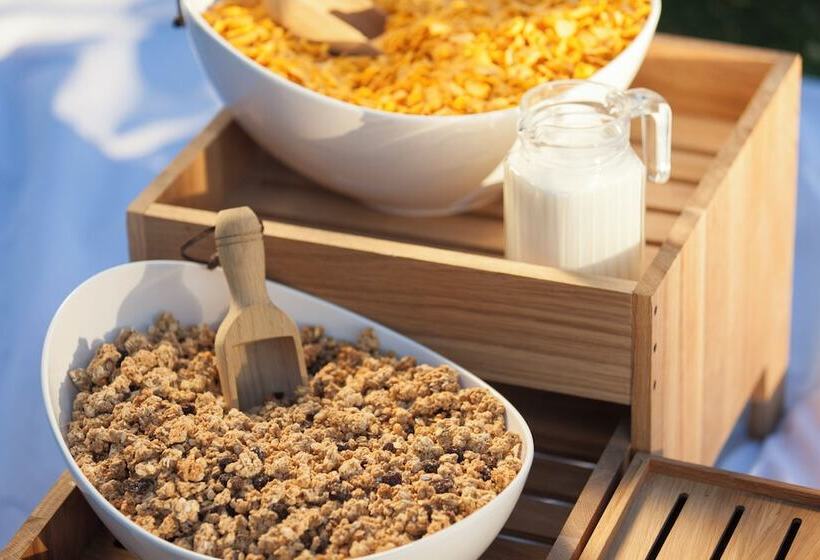 هتل Holiday Inn Express Brussels Airport, An Ihg