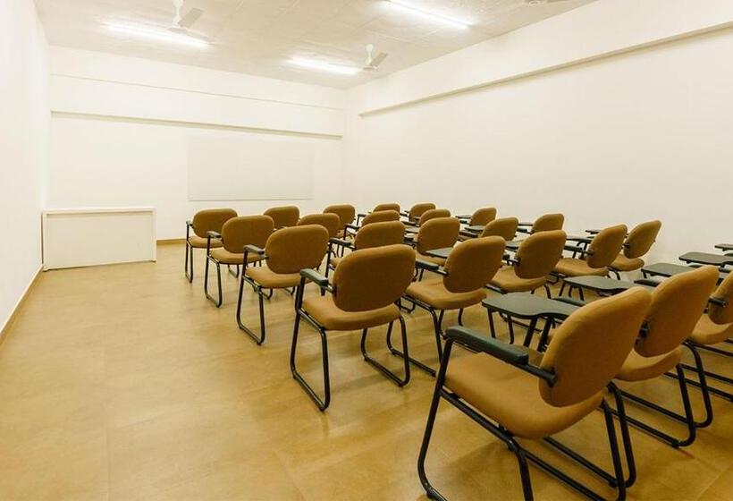 Hotelli The Residences At Cse