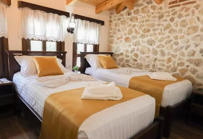 ペンション The House Of Dollma , Inside Kruja Castle