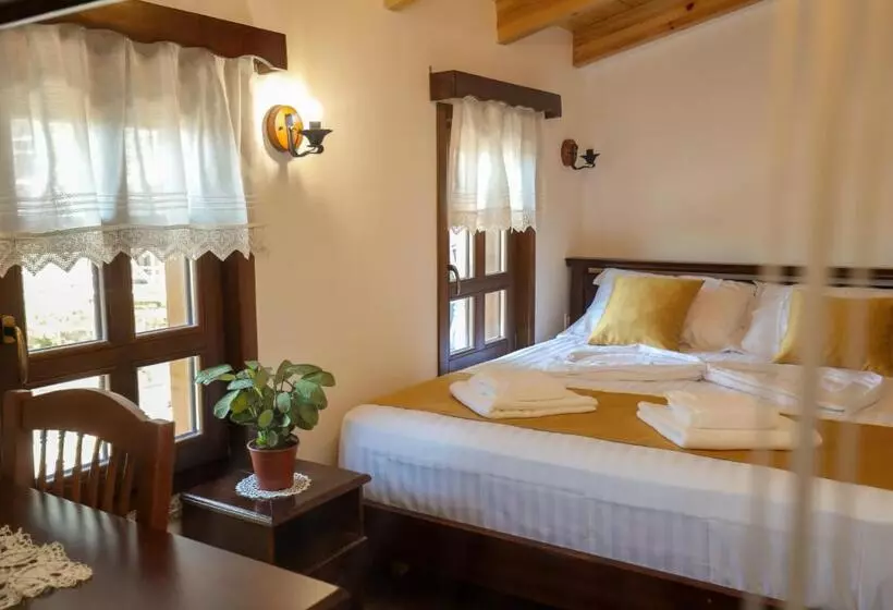 ペンション The House Of Dollma , Inside Kruja Castle