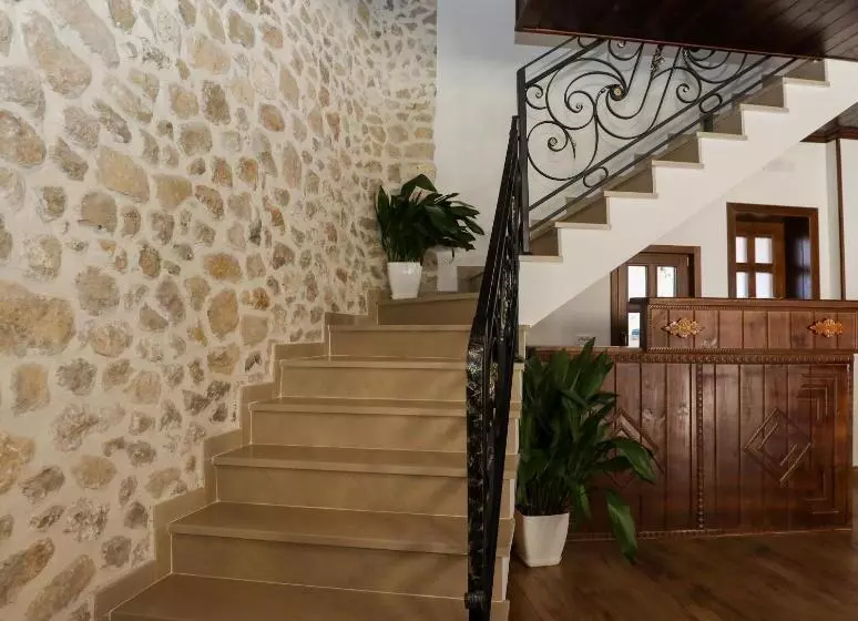 ペンション The House Of Dollma , Inside Kruja Castle