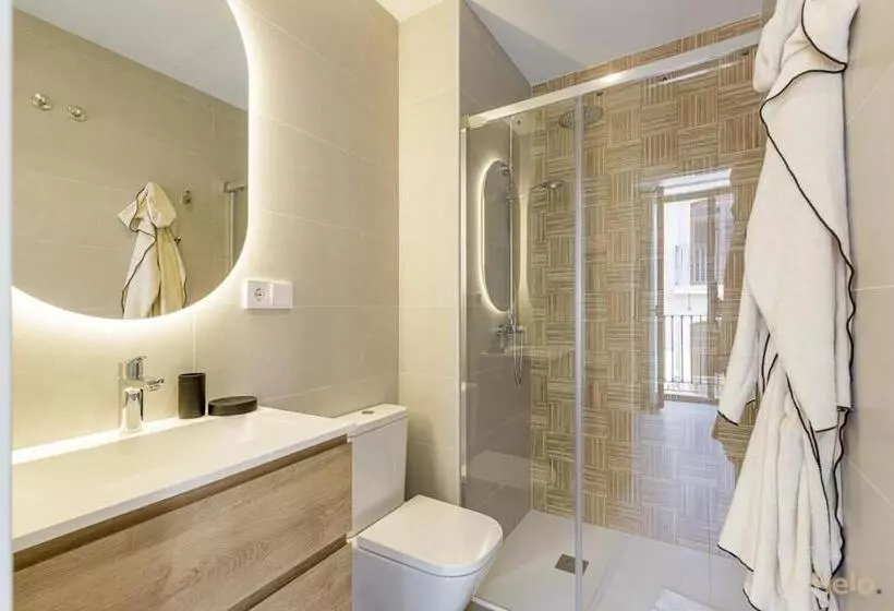 Cervantes Suites By Helo