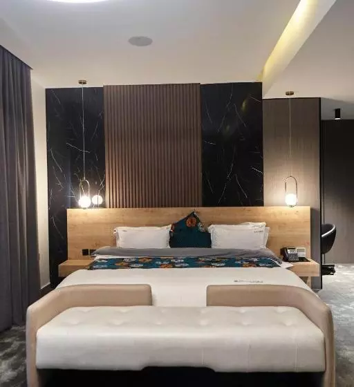 هتل Brickspoint Boutique Apart