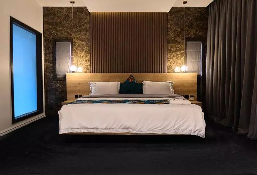 هتل Brickspoint Boutique Apart