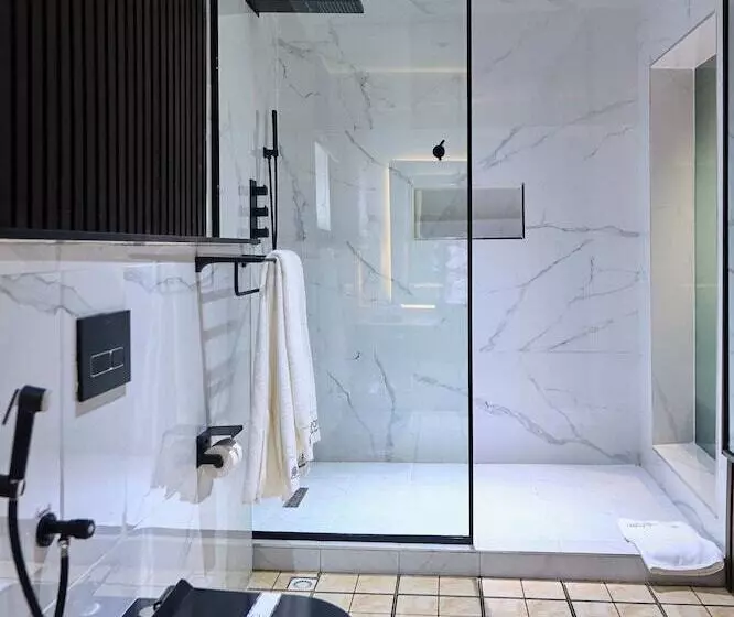 هتل Brickspoint Boutique Apart