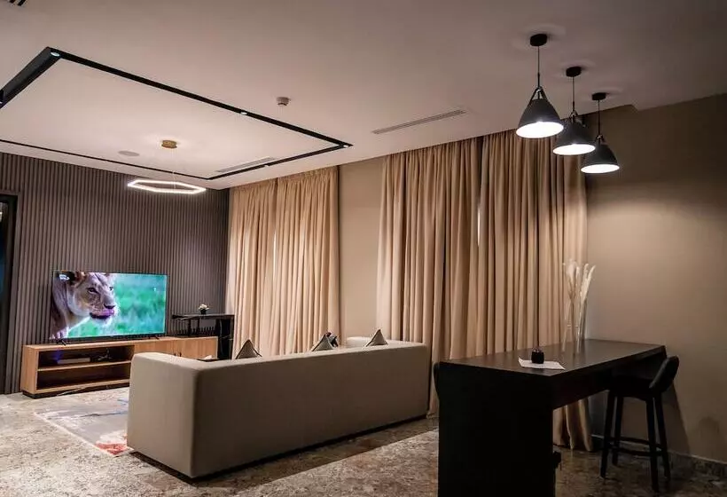 هتل Brickspoint Boutique Apart