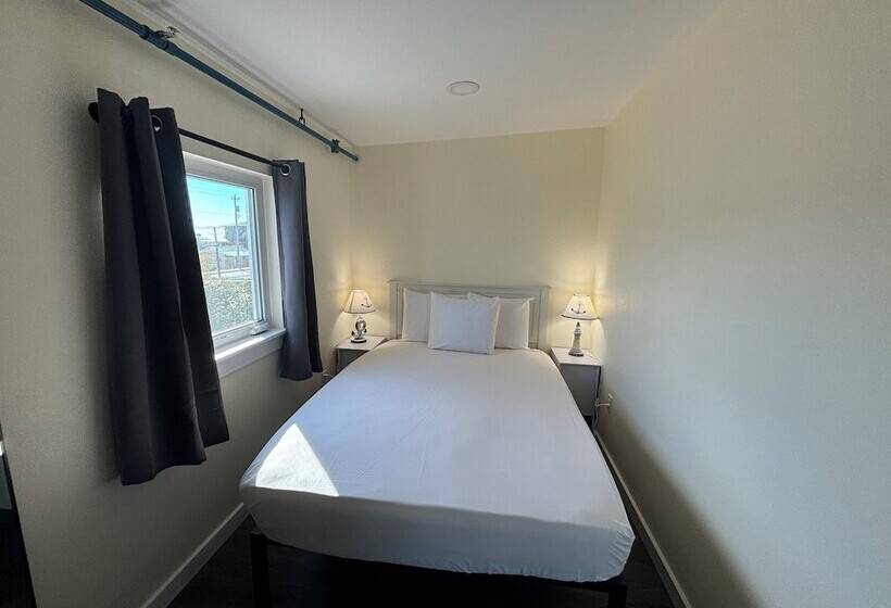 Отель Dock Street Inn