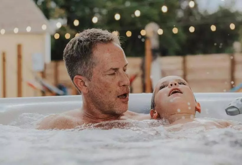 Hotelli Explorer S Haven, Venture Base Unit 5