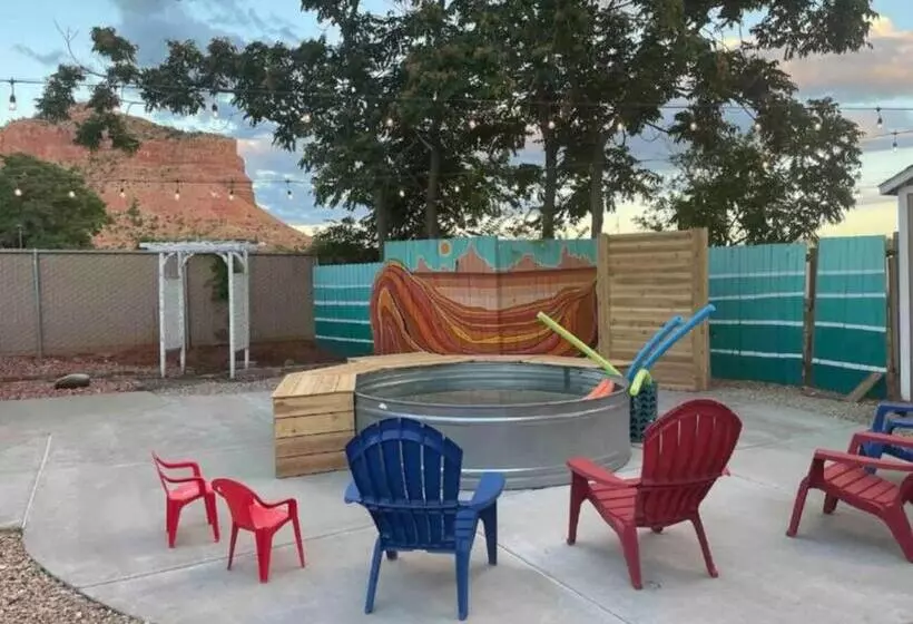 Hotelli Explorer S Haven, Venture Base Unit 5