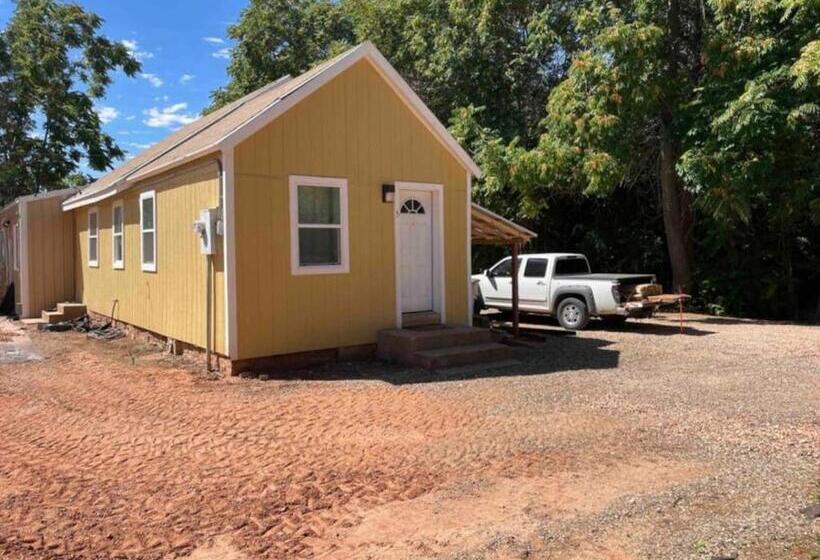 هتل Explorer S Haven, Venture Base Unit 5