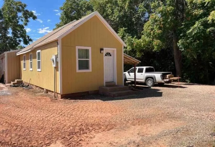 Hotelli Explorer S Haven, Venture Base Unit 5