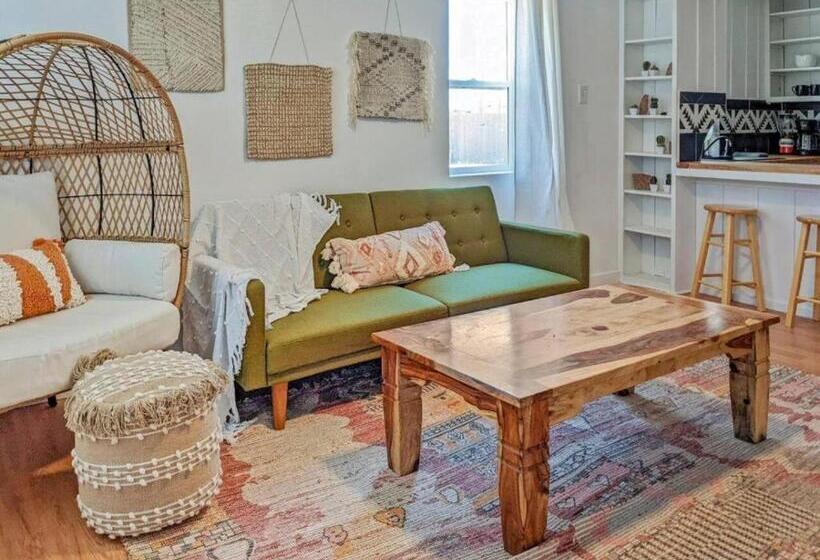 هتل Explorer S Haven, Venture Base Unit 5