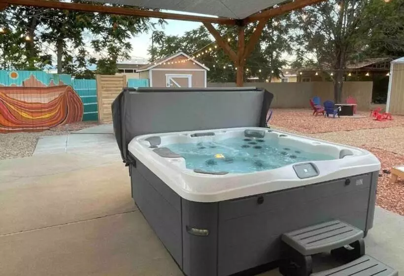 Hotelli Explorer S Haven, Venture Base Unit 5