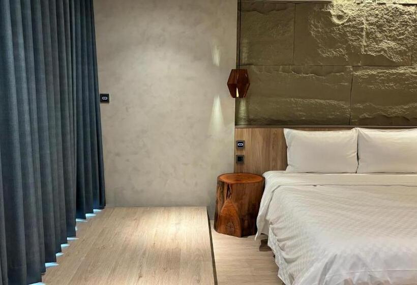 هتل Initial Tainan