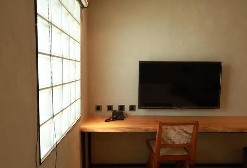 هتل Initial Tainan