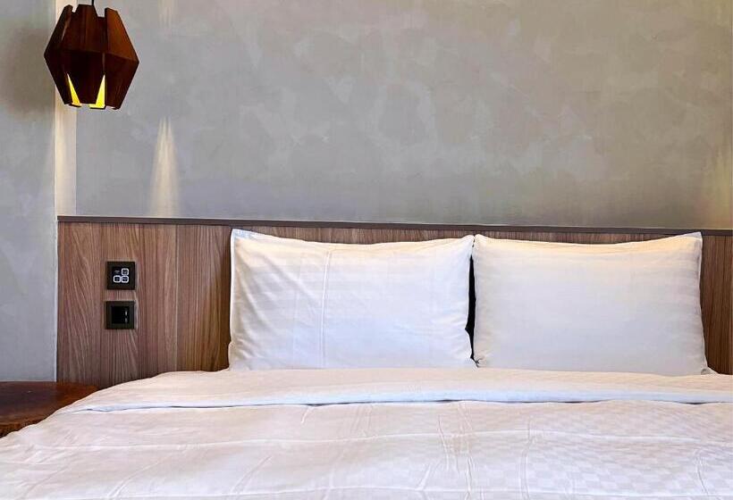 هتل Initial Tainan