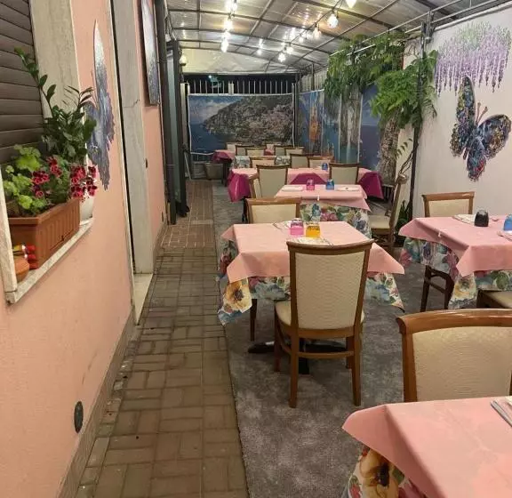 Hotelli La Volpe Pescatrice