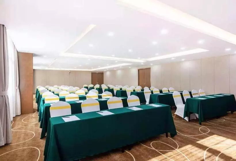 هتل Madison High Speed Railway Station