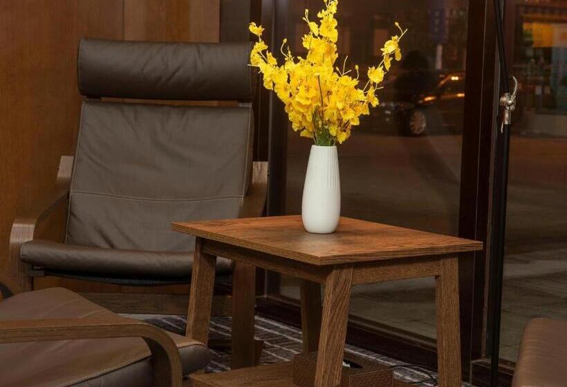 Hotel Madison High Speed Railway Station