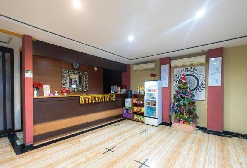 酒店 Reddoorz @ Kutisari Surabaya