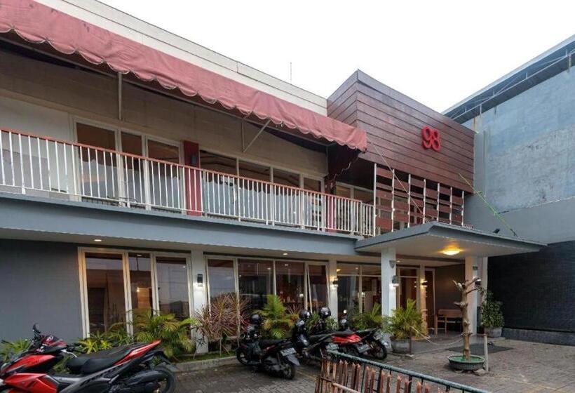 酒店 Reddoorz @ Kutisari Surabaya