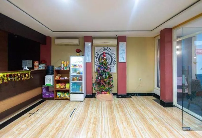 هتل Reddoorz @ Kutisari Surabaya