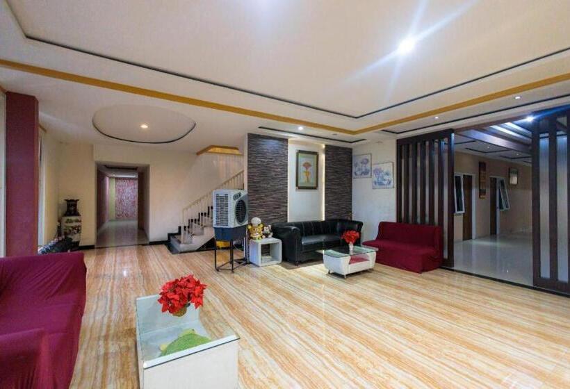 酒店 Reddoorz @ Kutisari Surabaya