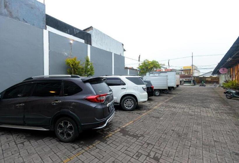 酒店 Reddoorz @ Kutisari Surabaya