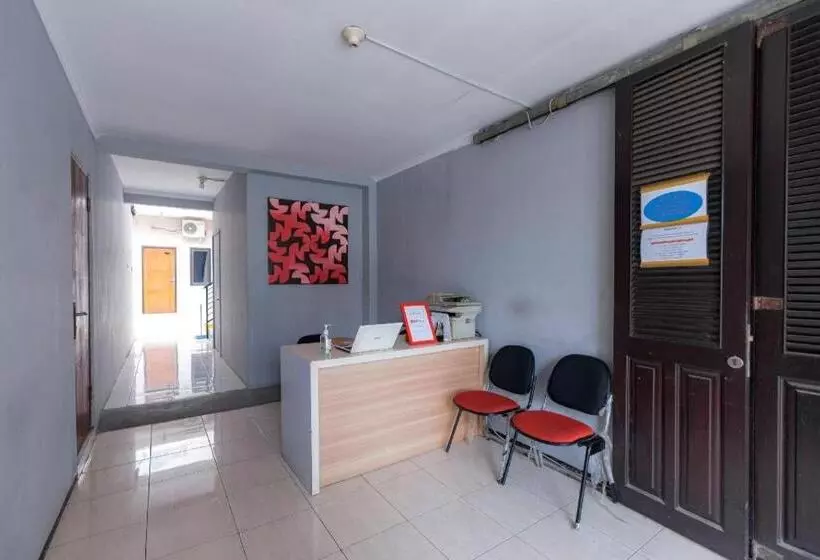 Hotelli Reddoorz @ Osuko Residence Sukomanunggal Jaya
