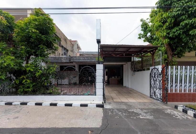 酒店 Reddoorz @ Osuko Residence Sukomanunggal Jaya