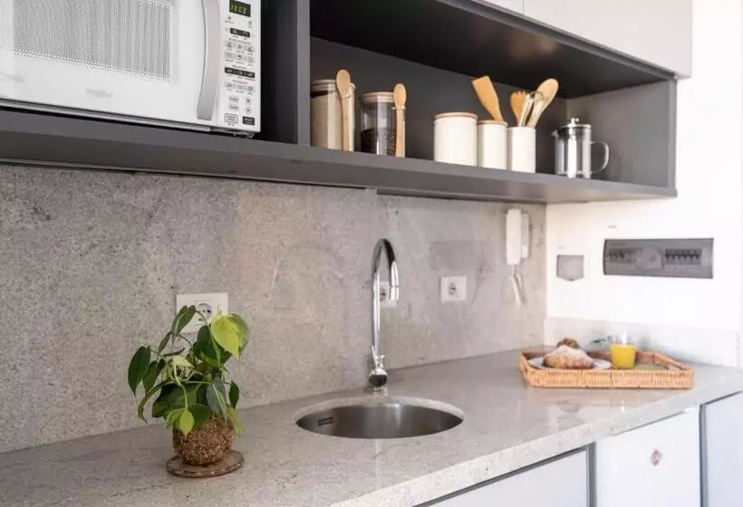 هتل Zt Coliving And