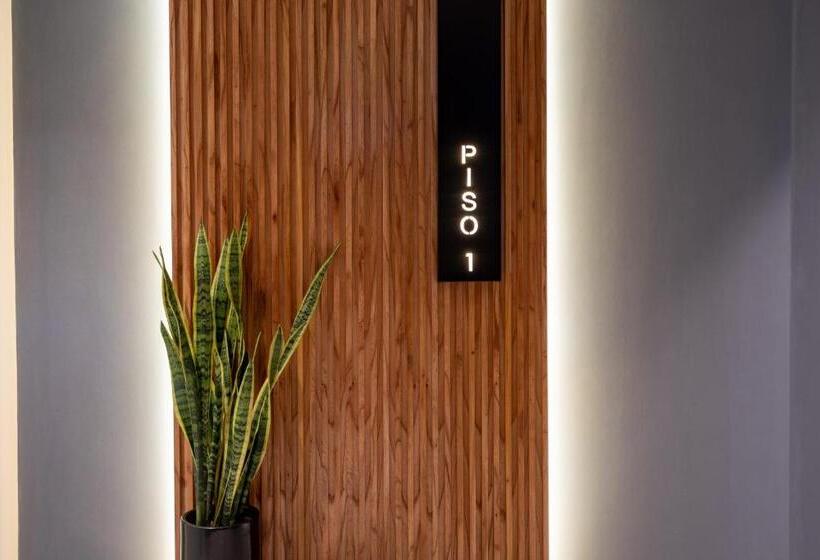 هتل Zt Coliving And