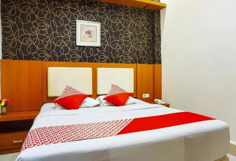 Oyo 91245 Rika Hotel Makassar