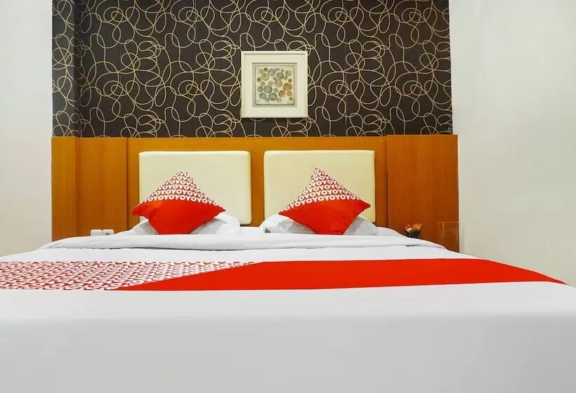 Oyo 91245 Rika Hotel Makassar