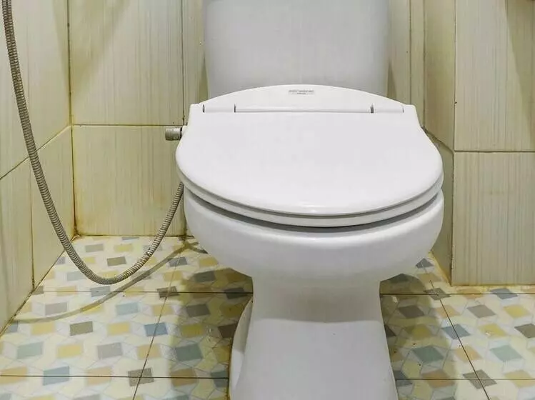 Oyo 91245 Rika Hotel Makassar