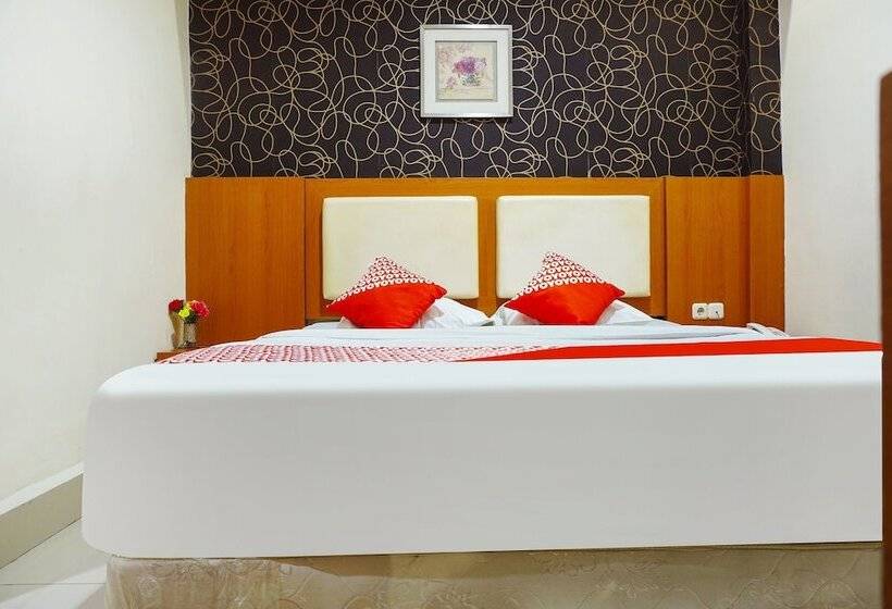 Oyo 91245 Rika Hotel Makassar