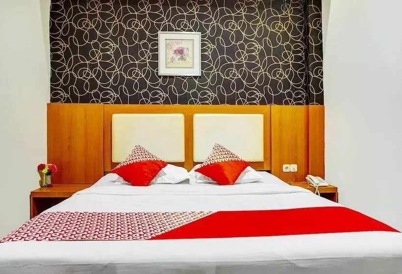 Oyo 91245 Rika Hotel Makassar