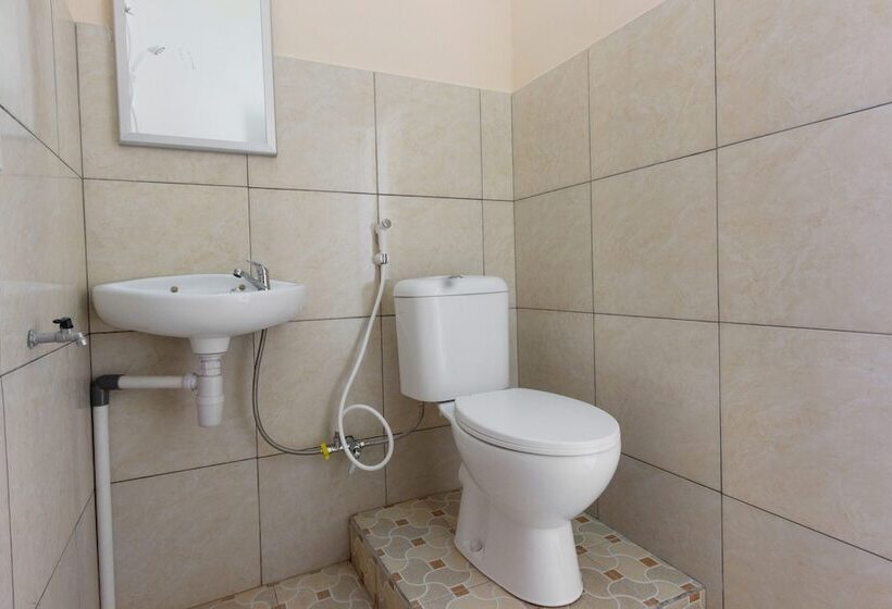 Oyo 91245 Rika Hotel Makassar