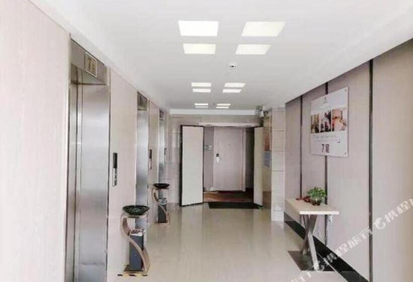 Borrman Hotel Liuzhou High Speed Railway Station