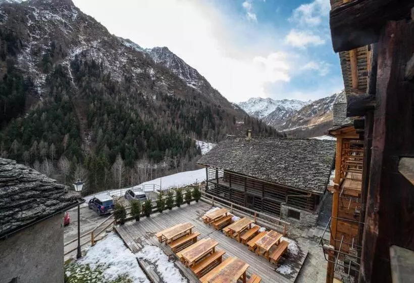 Hotelli Agriturismo Montana Fold