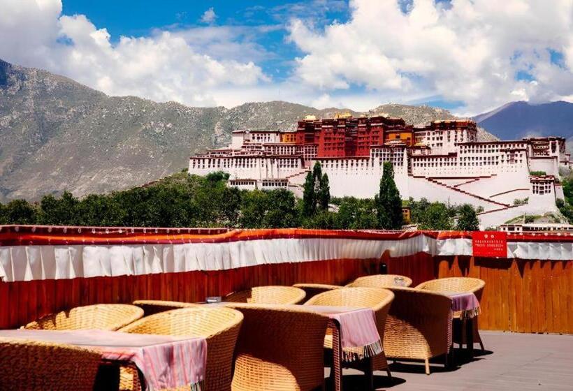Отель City Comfort Inn Lhasa Potala Palace Scenic View