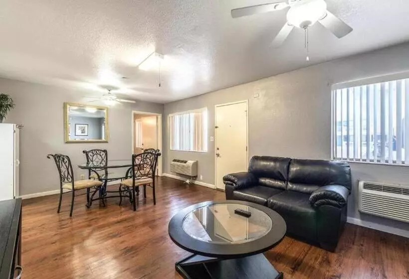 ホテル Quality Inn & Suites Victoria East