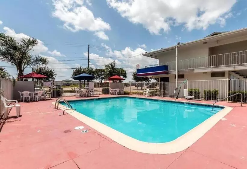 ホテル Quality Inn & Suites Victoria East