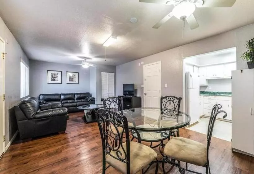 ホテル Quality Inn & Suites Victoria East