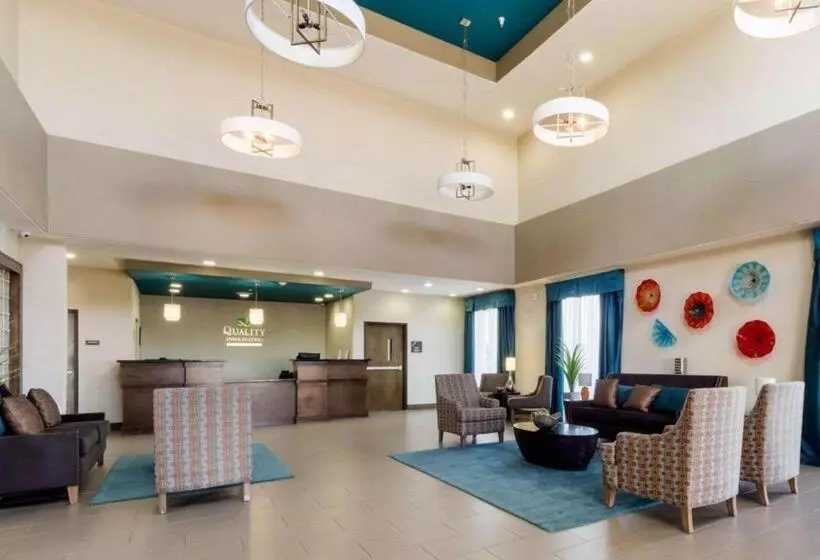 ホテル Quality Inn & Suites Victoria East