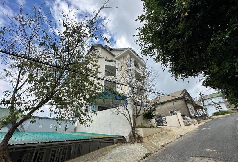 هتل Capital O 1208 Phong Van Villa